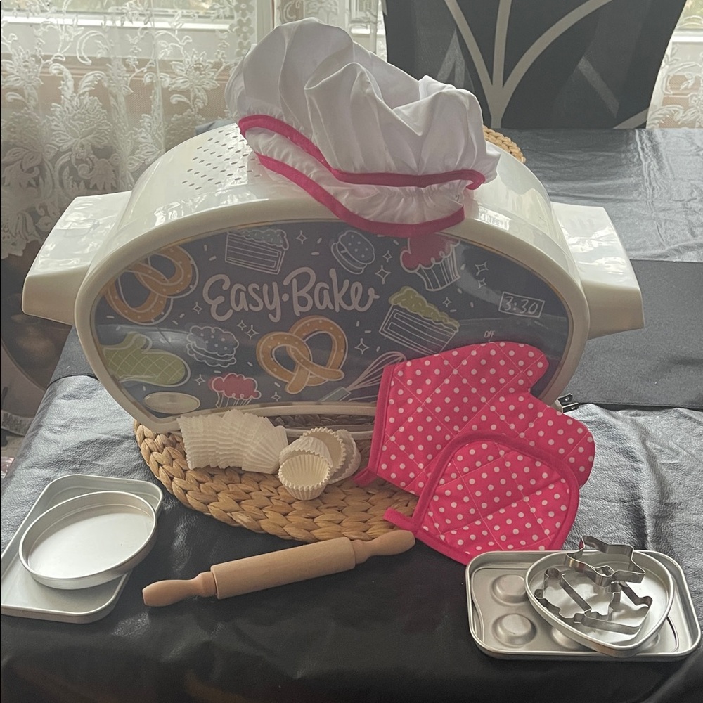 Oven with Pink Accessories easy bake oven